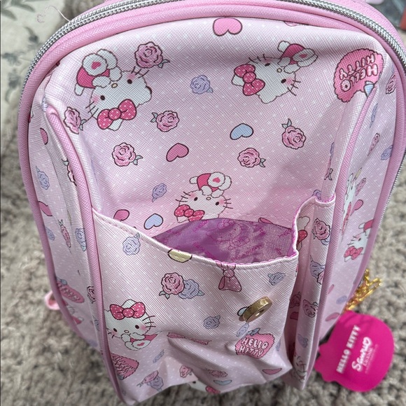 Hello Kitty Bundle - Picture 2 of 13